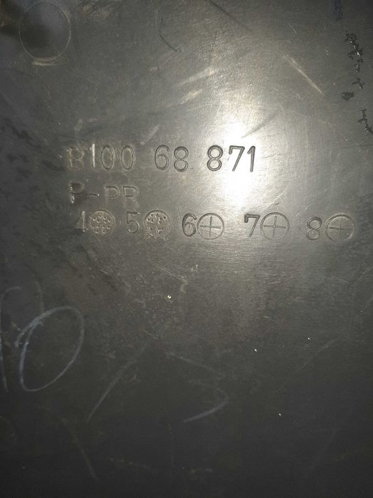 Мазда 323BF карта багажника левая Хечтбек