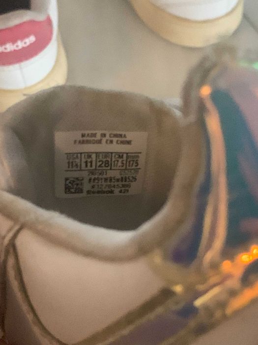 2X pares de sapatilhas Reebok e Adidas (Criança - Nº26 e Nº28)