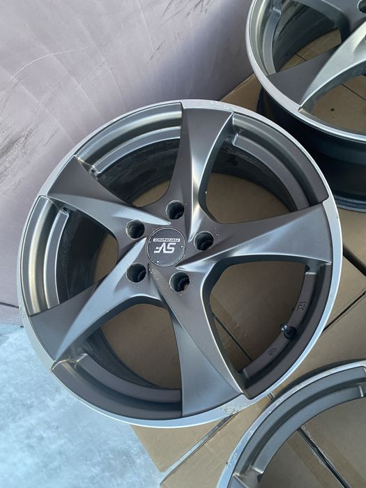 R17 5*114,3 et35 d73-67,1 Honda, renault, kia, hyundai, nissan