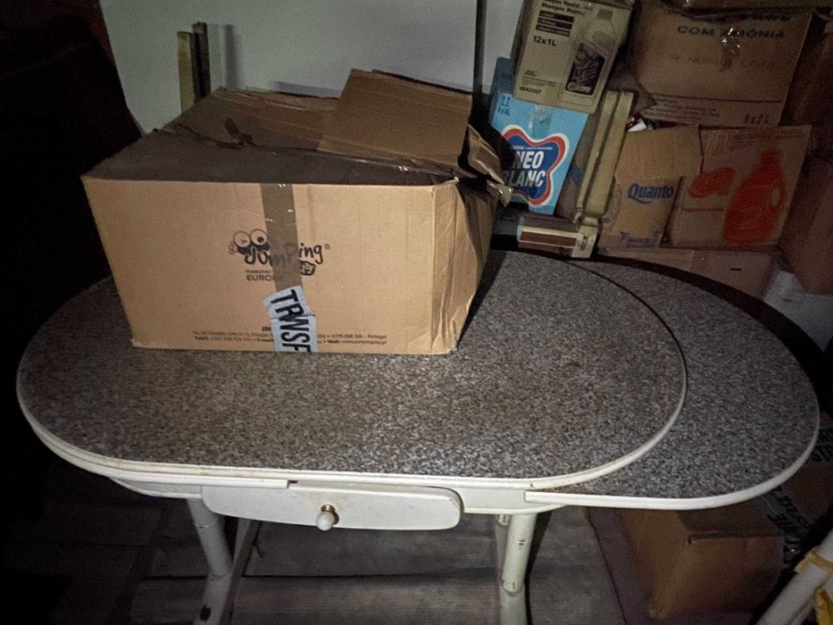 Cadeira Cozinha + Mesa extensivel lacada.