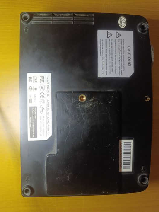 Проектор Luxcine z2000 SD, під відновлення, або запчастини