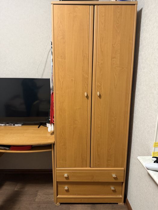 комплект меблів у дітячу кімнату