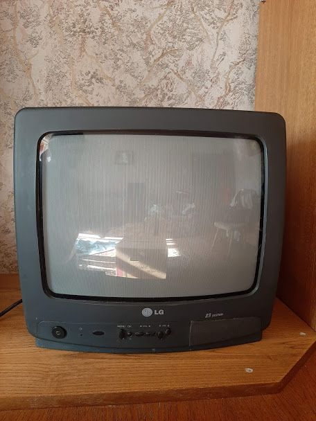 Продам телевизор.LG CF14E20. По диагонали - 14"-35