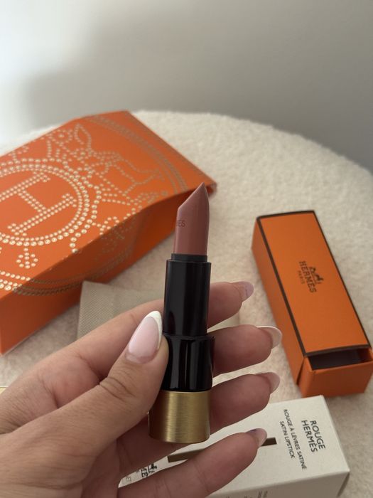 Сатиновая помада для губ Hermes  satin lipstick  Beige kalahari