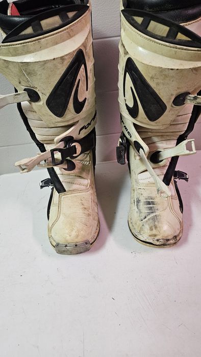 Buty Cross  Forma  45 zapraszam
