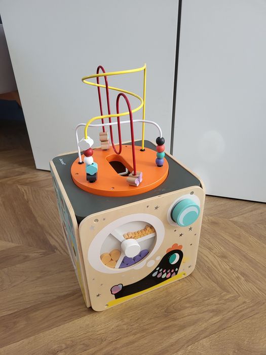 Janod, wielofunkcyjna kostka edukacyjna z pętlą