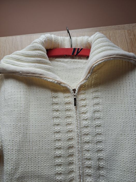 Sweter damski na zamek nowy