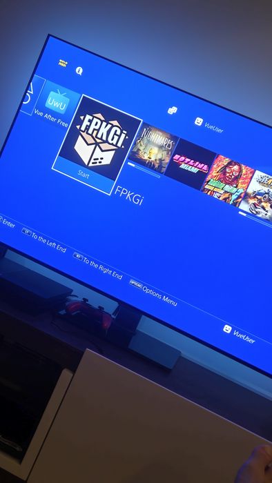 Playstation 4 com 2 comandos desbloqueada hen