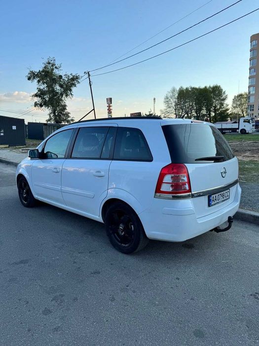 Продам Opel Zafira