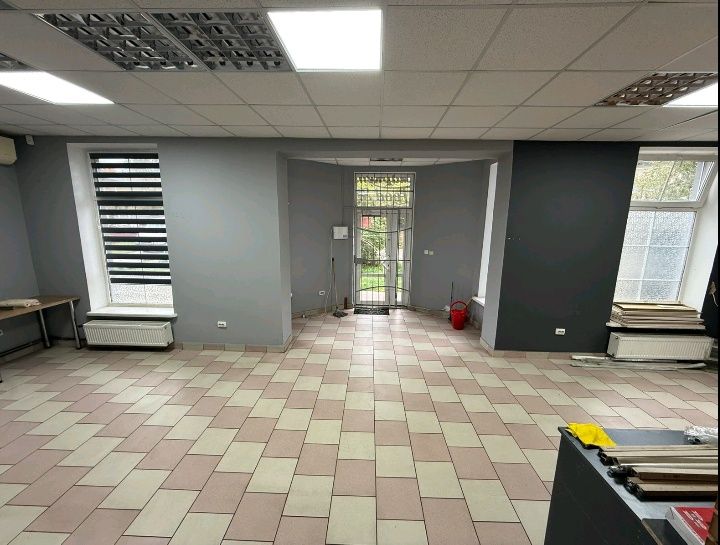 Продається нежитлове приміщення с.Крихівці