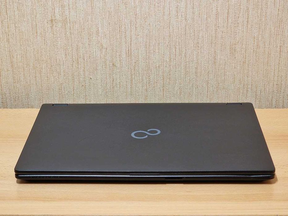 Сучасний ноутбук Fujitsu LifeBook E5511 Made in Japan Intel Core i5-1145G7 RAM 8Гб SSD 256Гб IPS Full HD Батарея 8 годин.