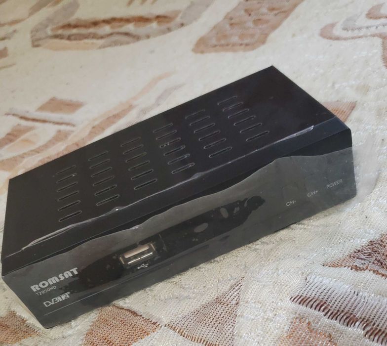 Продам цифровой эфирный ТВ 2 ресивер , Romsat T 2950HD