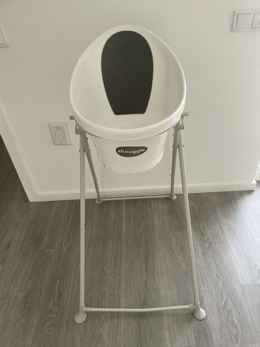 Banheira da schnuggle com suporte
