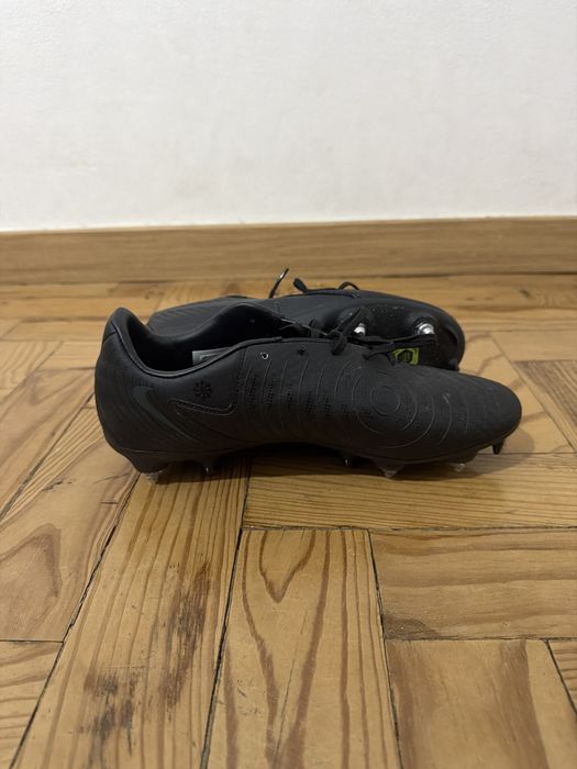 Chuteira Nike Phantom