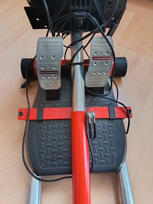 Kierownica Thrustmaster TMX + stojak Wheel Stand Pro Xbox One PC