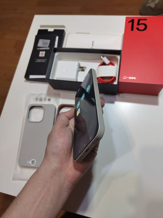 OnePlus 15 Sand Storm   16/512 Oxygen os + чехол и стекло