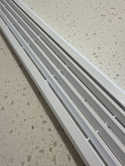 Вентиляційна решітка лінійна