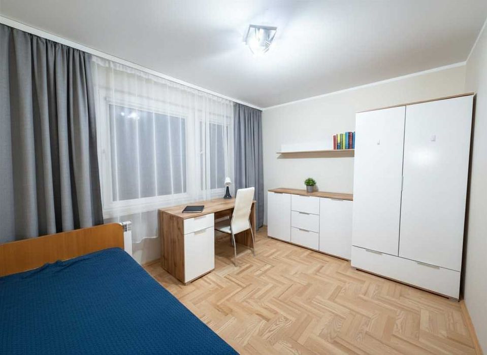 Przestronny pokój z balkonem - już dostępny -  dla mężczyzn - Prądnik Biały, ul. Mackiewicza 20
