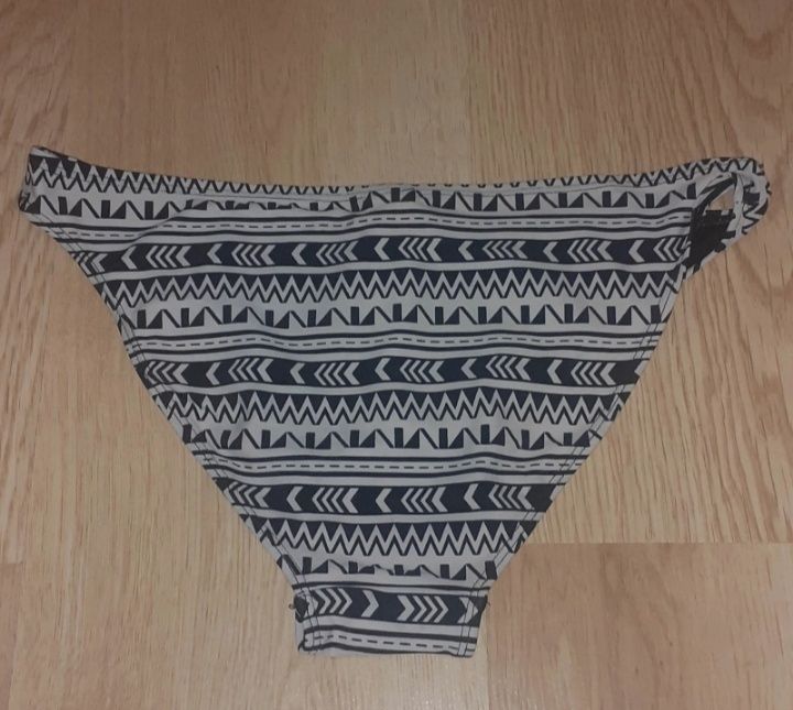 dół od stroju kąpielowego