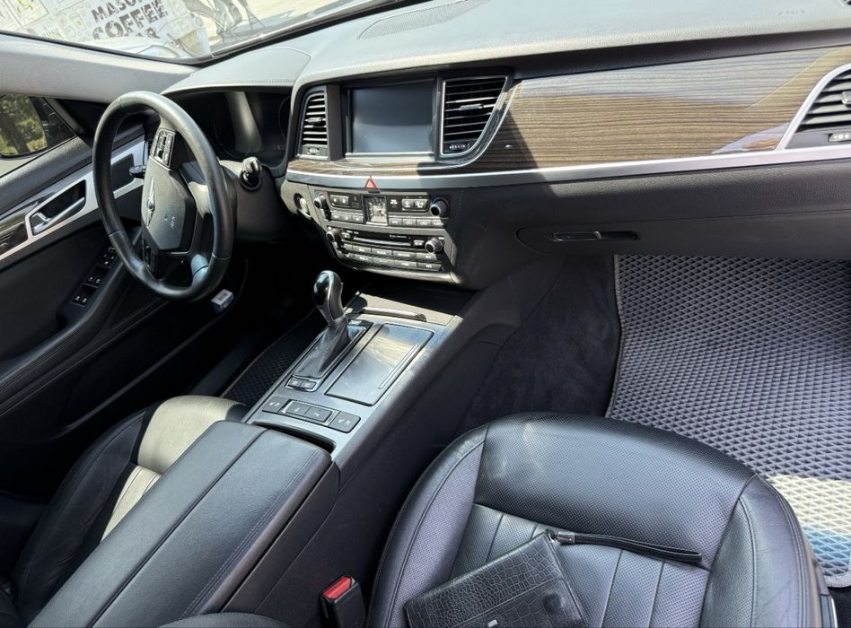 Hyundai Genesis 2016