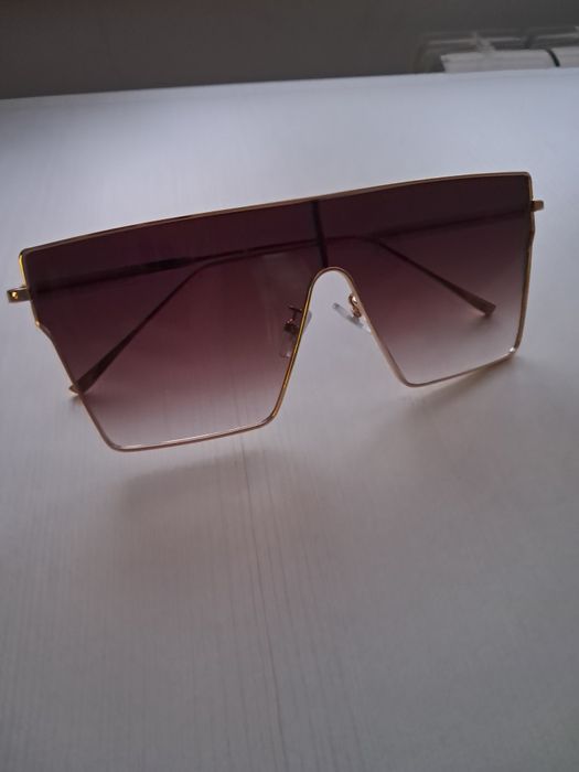 Nowe modne okulary przeciwsłoneczne