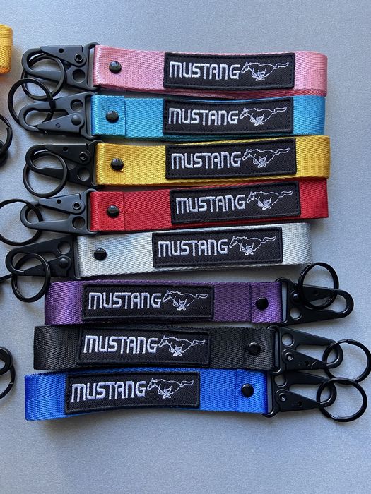 Брелок ,поводок, ,ключі,мустанг геон