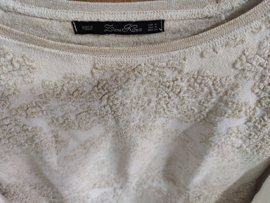 Camisola Zara com pormenores dourados