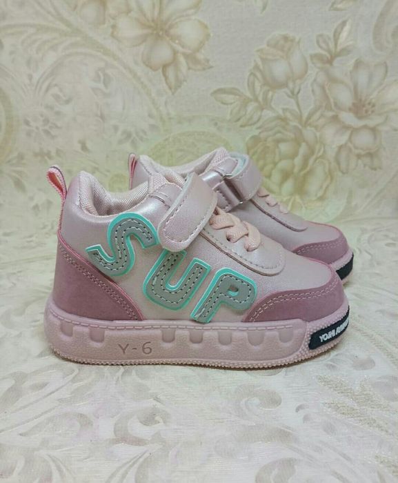 Кросівки, хайтопи, ботинки