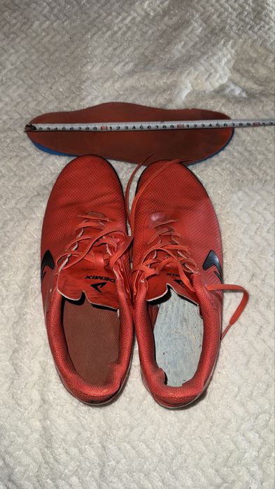 Продам бутси,сороконожки,футзалки,кросовки 41размер Demix