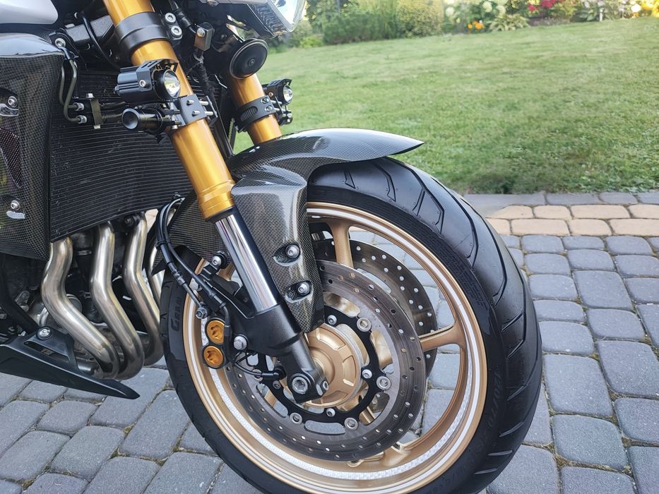 Piękna Yamaha FZ8 carbon