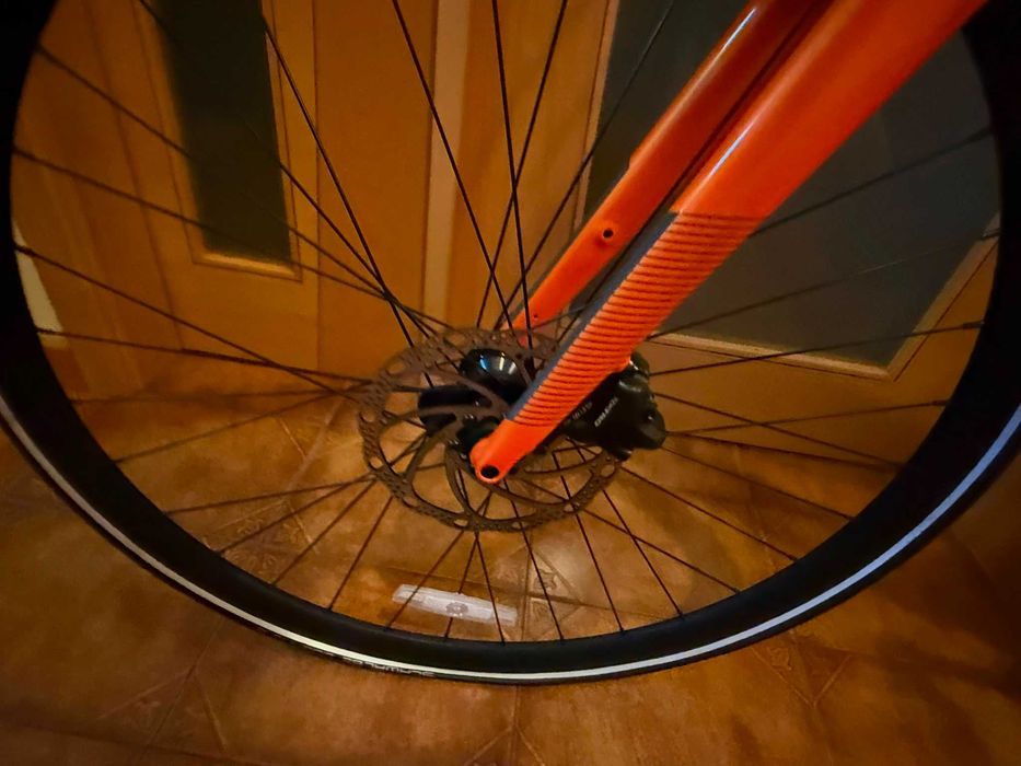 Bicicleta Cannondale laranja nova nunca usado