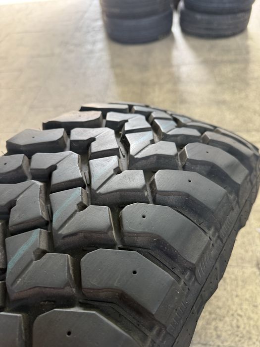 Pneus semi-novos 265/70R17