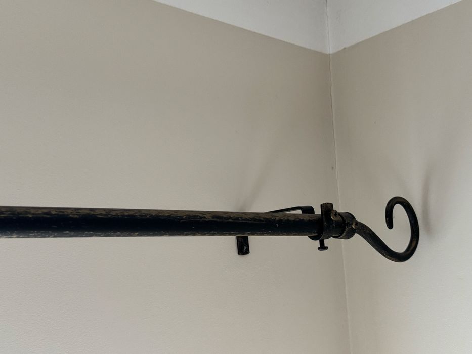 karnisz metlowy czarny