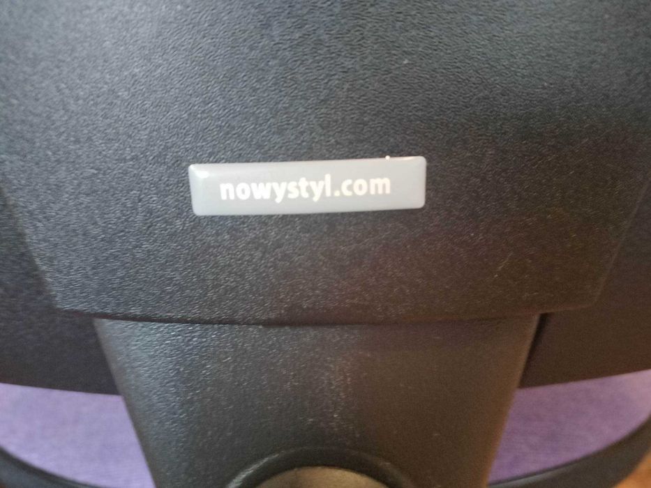 Fotel obrotowy fioletowy