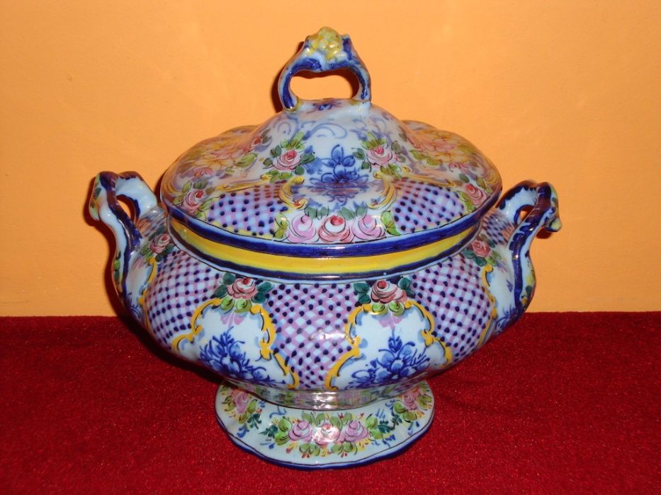 Terrina em porcelana Companhia das Índias