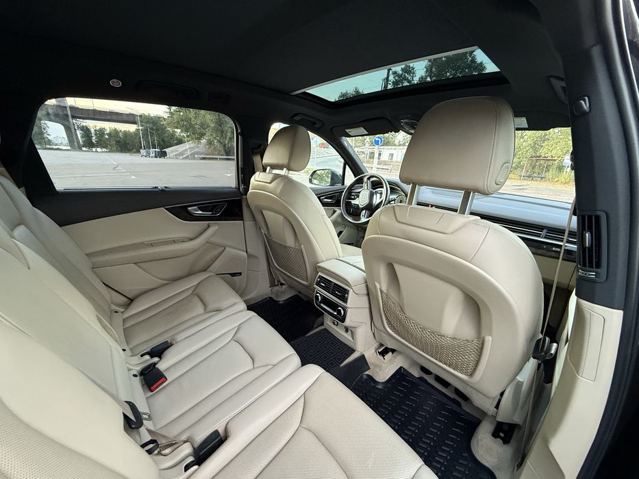 Ауді Q7 premium+, 2018 року