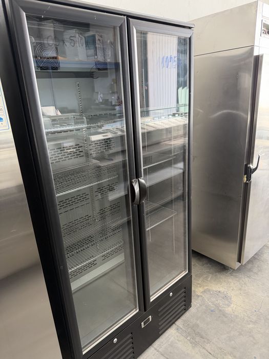 Vitrine vertical infrico  duas portas compack frio positivo
