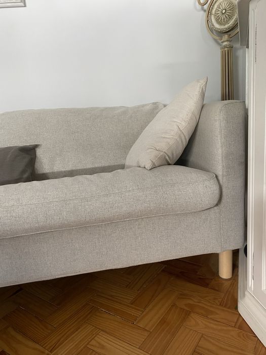 Sofá Ikea bege e cinzento