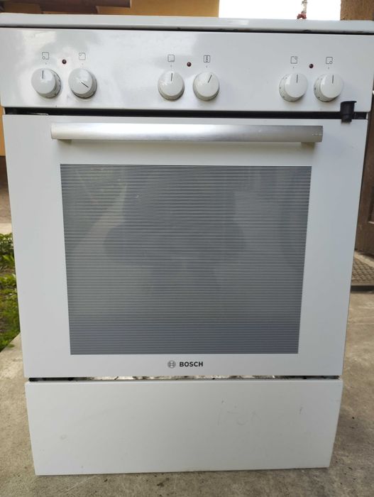 Bosch HCE6223230/01 – електроплита 60×60 см, конвекція, Німеччина