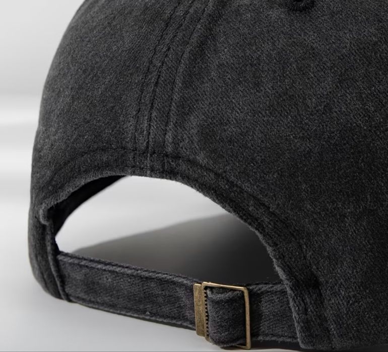 чоловіча бейсболка з принтом компаса