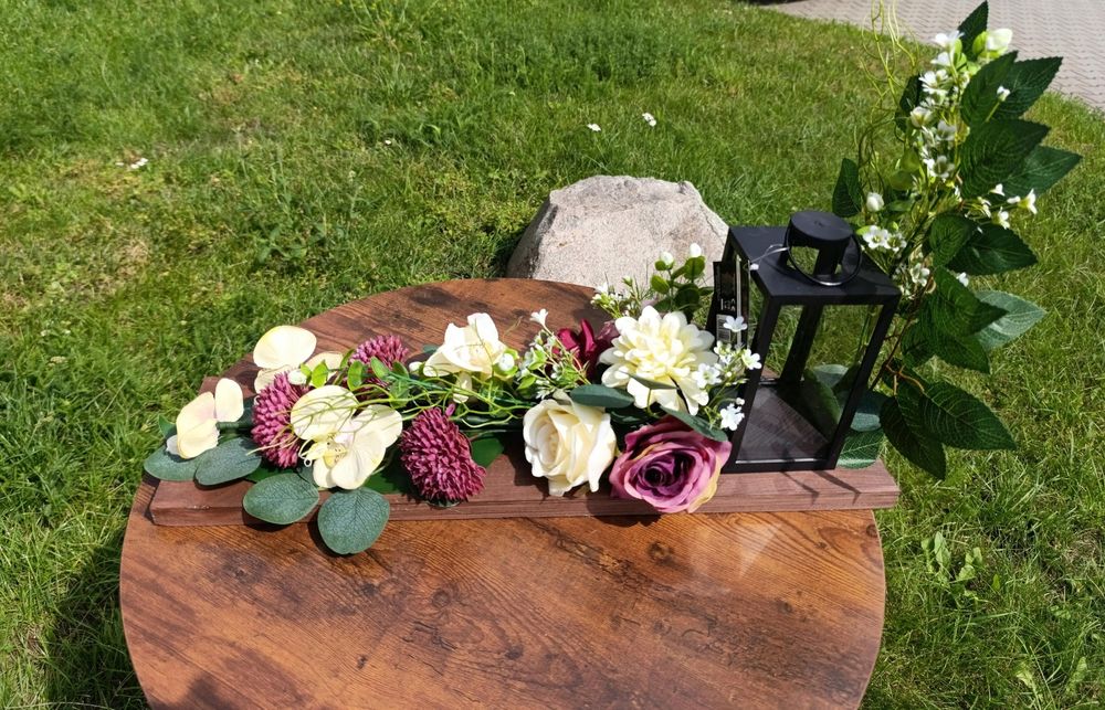 Stroik na grób deska drewno 60cm - kompozycja na cmentarz ze zniczem