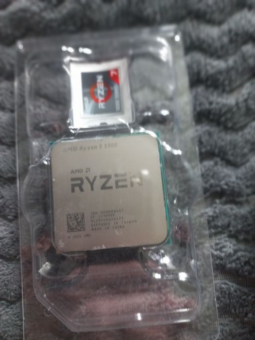 Прцесор AMD Razen 5 5500.мало в користуванні.Читайте опис.