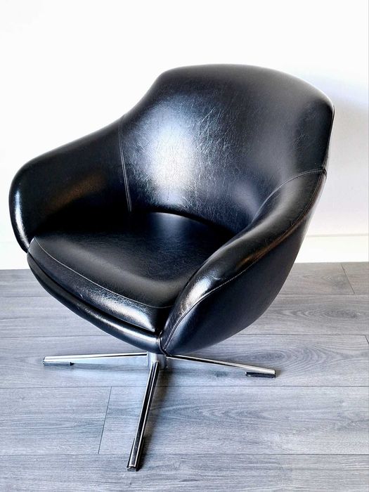 POLTRONA VINTAGE. Vintage armchair