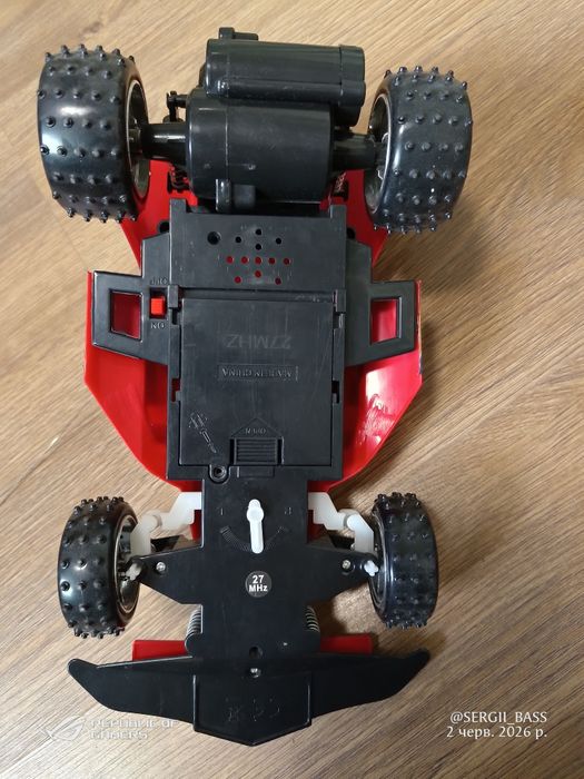 Радіокерована машинка "Гонка"/ RC Баггі на пульті керування