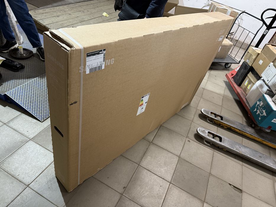 Телевізор Samsung QLED QE-85Q80D, 75Q80D, 65Q80D, 55Q80D