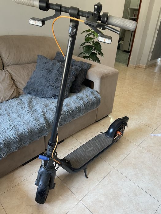 Ninebot F40 — 150 €  Vendo trotinete elétrica Segway Ninebot F40