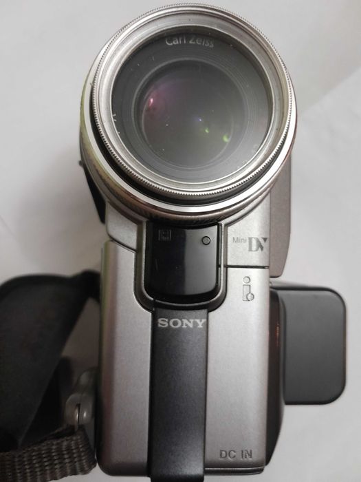 Отличная Японская видеокамера Sony.
