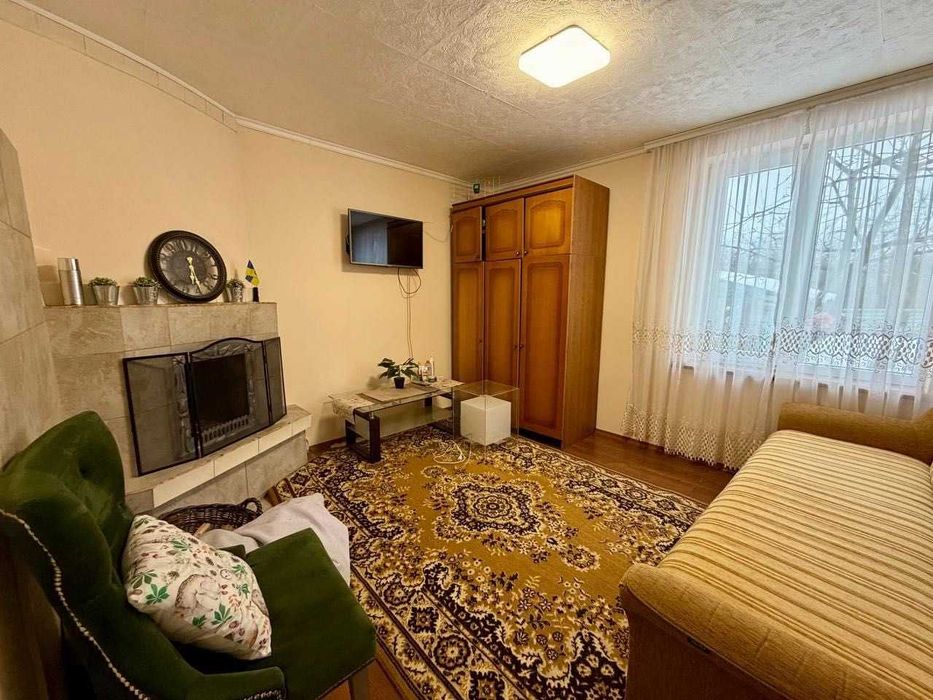 Продаж будинку з доглянутою ділянкою 6 сот.  Асфальтований доїзд