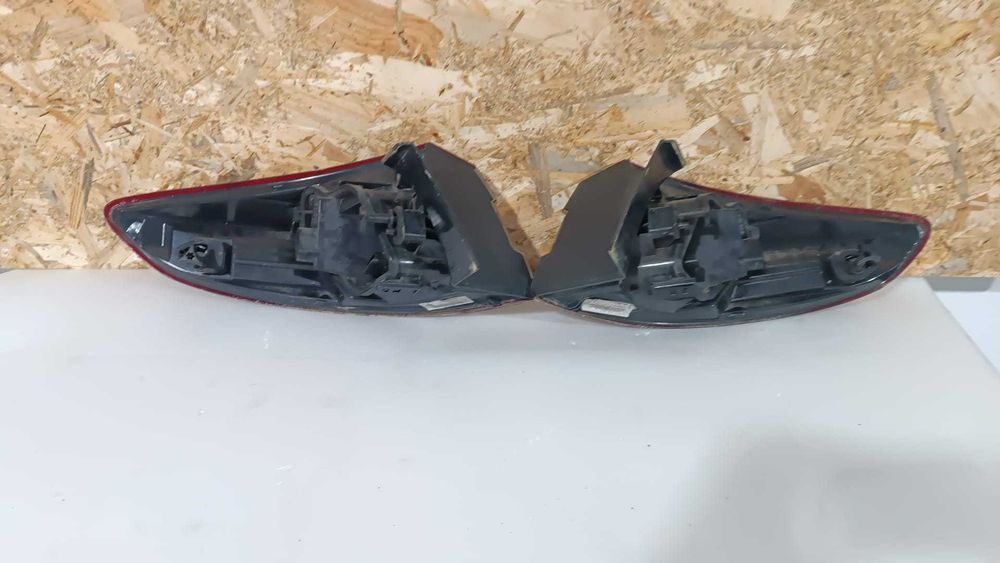 Farolim stop painel  esq e dirt megane iii grantur