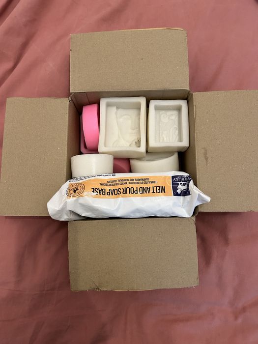 Caixa de matrial para fazer sabonetes artesanais